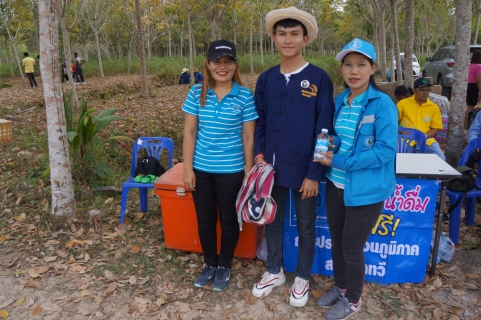 ไฟล์แนบ การประปาส่วนภูมิภาค สาขานาทวี ร่วมแจกน้ำดื่มบรรจุขวดตราสัญลักษณ์ กปภ. ในโครการเสริมสร้างสัมพันธ์ สันติสุข ประจำปี 2563