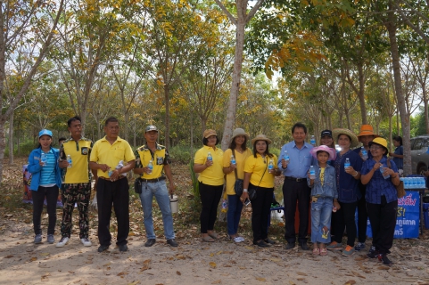 ไฟล์แนบ การประปาส่วนภูมิภาค สาขานาทวี ร่วมแจกน้ำดื่มบรรจุขวดตราสัญลักษณ์ กปภ. ในโครการเสริมสร้างสัมพันธ์ สันติสุข ประจำปี 2563