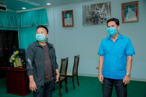 ไฟล์แนบ นายอดิศักดิ์ มรรคาเขตต์ ผู้จัดการการประปาส่วนภูมิภาคสาขาสุไหง โก-ลก พร้อมด้วยหัวหน้างานจัดเก็บรายได้ ได้เข้าพบ นายรุ่งเรือง ธิมาบุตร นายอำเภอสุไหงโก-ลก