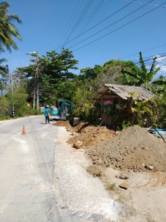ไฟล์แนบ การประปาส่วนภูมิภาคสาขาเกาะพะงัน ภายใต้การบริหารงานโดย นายสมพงศ์  ณ นคร ได้มอบหมายให้นายอนุสนธ์  เกื้อสกุล  หัวหน้างาน 7 งานบริการและควบคุมน้ำสูญเสีย ได้ดำเนินการแก้ไขปัญหาน้ำไม่ไหล - ไหลอ่อน บิรเวณท่าเรือวกตุ่ม ม.4 ต.เกาะพะงัน อ.เกาะพะงัน จ.สุราษฎร์ธานี