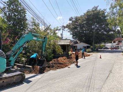 ไฟล์แนบ การประปาส่วนภูมิภาคสาขาเกาะพะงัน ภายใต้การบริหารงานโดย นายสมพงศ์  ณ นคร ได้มอบหมายให้นายอนุสนธ์  เกื้อสกุล  หัวหน้างาน 7 งานบริการและควบคุมน้ำสูญเสีย ได้ดำเนินการแก้ไขปัญหาน้ำไม่ไหล - ไหลอ่อน บิรเวณท่าเรือวกตุ่ม ม.4 ต.เกาะพะงัน อ.เกาะพะงัน จ.สุราษฎร์ธานี