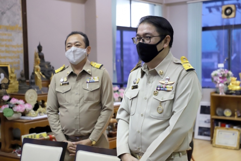 ไฟล์แนบ ผอ.กปภ.ข.4 เข้าพบ ผวจ.สุราษฎร์ธานี และหัวหน้าส่วนราชการในพื้นที่ ในโอกาสเข้ารับตำแหน่งใหม่