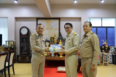 ไฟล์แนบ ผอ.กปภ.ข.4 เข้าพบ ผวจ.สุราษฎร์ธานี และหัวหน้าส่วนราชการในพื้นที่ ในโอกาสเข้ารับตำแหน่งใหม่
