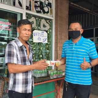 ไฟล์แนบ การประปาส่วนภูมิภาคสาขาอ่าวลึก ร่วมบริจาคข้าวสาร อาหารแห้ง เพื่อช่วยเหลือผู้ได้รับผลกระทบจากการแพร่ระบาดของโรคเชื้อไวรัสโคโรน่า 2019 (Covic-19) 