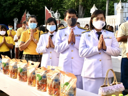 ไฟล์แนบ การประปาส่วนภูมิภาคสาขากระบี่ ร่วมพิธีทำบุญตักบาตรเพื่อถวายเป็นพระราชกุศลเฉลิมพระเกียรติ และลงนามถวายพระพรชัยมงคล สดุดีเฉลิมพระเกียรติถวายพระพรชัยมงคล พร้อมกล่าวคำถวายสัตย์ปฏิญาณตน เนื่องในโอกาสวันเฉลิมพระชนมพรรษาพระบาทสมเด็จพระเจ้าอยู่หัว 28 กรกฎาคม 2563