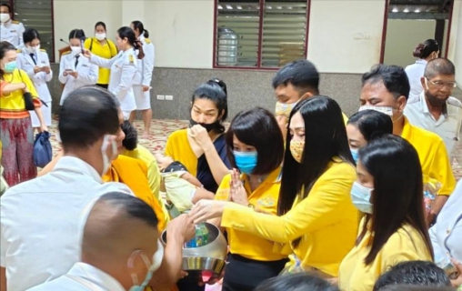 ไฟล์แนบ กปภ.สาขาภูเก็ต เข้าร่วมพิธีทำบุญตักบาตรข้าวสารอาหารแห้งพระสงฆ์ เนื่องในโอกาสวันเฉลิมพระชนมพรรษา พระบาทสมเด็จพระวชิรเกล้าเจ้าอยู่หัว ประจำปีพุทธศักราช 2563 