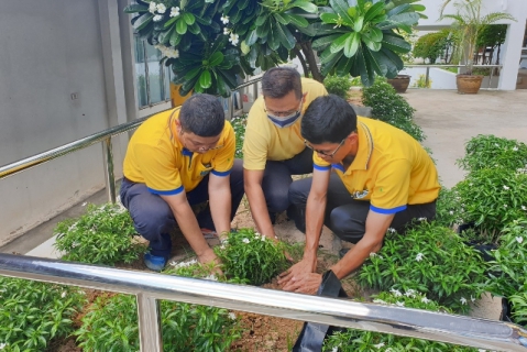 ไฟล์แนบ กปภ.ข.6 จัดกิจกรรมจิตอาสาพัฒนาปรับปรุงภูมิทัศน์ เนื่องในโอกาสวันเฉลิมพระชนมพรรษาพระบาทสมเด็จพระเจ้าอยู่หัว 28 กรกฎาคม 2563