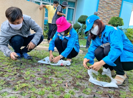 ไฟล์แนบ การประปาส่วนภูมิภาคสาขาปทุมธานี ร่วมกันจัดกิจกรรมปลูกต้นไม้เฉลิมพระเกียรติ พระบาทสมเด็จพระเจ้าอยู่หัว เนื่องในโอกาสวันเฉลิมพระชนมพรรษา 28 กรกฎาคม 2563