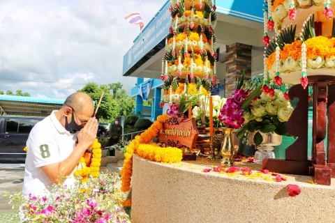 ไฟล์แนบ กปภ.สาขาปทุมธานี จัดพิธีเบิกเนตร พระพุทธปัญญามหานที ประดิษฐาน  ณ สำนักงาน พร้อมทำบุญสำนักงาน ถวายภัตตาหารเพลแด่พระภิกษุสงฆ์ จำนวน 9 รูป