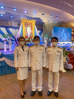 ไฟล์แนบ กปภ.สาขาภูเก็ต เข้าร่วมพิธีถวายเครื่องราชสักการะวางพานพุ่ม และพิธีจุดเทียนถวายพระพรชัยมงคล เนื่องในโอกาสวันเฉลิมพระชนมพรรษา สมเด็จพระนางเจ้าสิริกิติ์ พระบรมราชินีนาถ พระบรมราชชนนีพันปีหลวง