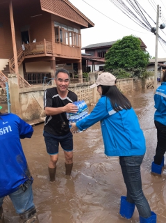 ไฟล์แนบ กปภ.สาขาน่าน นำโดยนายเรืองเดช ริกากรณ์ ผู้จัดการการประปาส่วนภูมิภาคสาขาน่าน ได้นำน้ำดื่มบรรจุขวดตราสัญลักษณ์ กปภ. มอบให้กับผู้ประสบอุทกภัย ณ บ้านกลางเวียง ต.กลางเวียง อ.เวียงสา จ.น่าน ในวันที่ 25 สิงห
