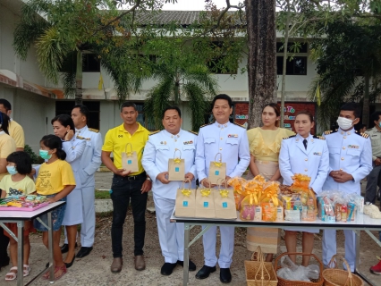 ไฟล์แนบ การประปาส่วนภูมิภาคสาขาเกาะพะงัน ร่วมพิธีทำบุญตักบาตร พร้อมทั้งวางพวงมาลาและพิธีถวายบังคม น้อมรำลึกเนื่องในวันคล้ายวันสวรรคตพระบาทสมเด็จพระบรมชนกาธิเบศรมหาภูมิพลอดุลยเดชมหาราช บรมนาถบพิตร เพื่อถวายเป็นพระราชกุศลและรำลึกในพระมหากรุณาธิคุณที่พระองค์มีต่อปวงชนชาวไทย