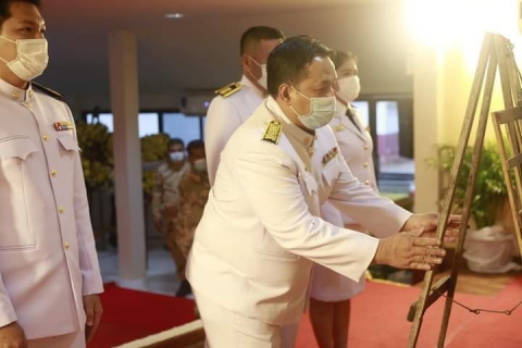 ไฟล์แนบ การประปาส่วนภูมิภาคสาขาเกาะพะงัน ร่วมพิธีทำบุญตักบาตร พร้อมทั้งวางพวงมาลาและพิธีถวายบังคม น้อมรำลึกเนื่องในวันคล้ายวันสวรรคตพระบาทสมเด็จพระบรมชนกาธิเบศรมหาภูมิพลอดุลยเดชมหาราช บรมนาถบพิตร เพื่อถวายเป็นพระราชกุศลและรำลึกในพระมหากรุณาธิคุณที่พระองค์มีต่อปวงชนชาวไทย