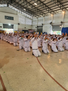 ไฟล์แนบ กปภ.สาขาพนมทวน ร่วมทำบุญตักบาตรข้าวสาร อาหารแห้ง พร้อมร่วมพิธีวางพวงมาลา และถวายบังคม เนื่องในโอกาสวันคล้ายวันสวรรคตพระบาทสมเด็จพระบรมชนกาธิเบศร มหาภูมิพลอดุลยเดชมหาราช บรมนาถบพิตร 