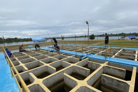 ไฟล์แนบ การประปาส่วนภูมิภาค(กปภ.)สาขาอรัญประเทศนำโดยนายสกล ถุงทรัพย์ ผจก.กปภ.สาขาอรัญประเทศ มอบหมายให้หัวหน้างานและพนักงานในสังกัดงานผลิต ร่วมกันล้างถังตกตะกอน ประจำเดือน พฤศจิกายน 2563