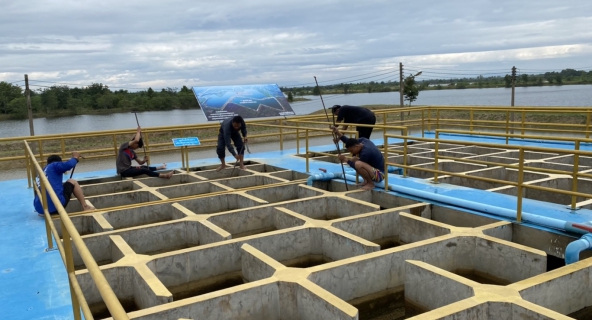ไฟล์แนบ การประปาส่วนภูมิภาค(กปภ.)สาขาอรัญประเทศนำโดยนายสกล ถุงทรัพย์ ผจก.กปภ.สาขาอรัญประเทศ มอบหมายให้หัวหน้างานและพนักงานในสังกัดงานผลิต ร่วมกันล้างถังตกตะกอน ประจำเดือน พฤศจิกายน 2563