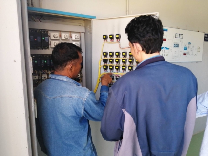 ไฟล์แนบ การประปาส่วนภูมิภาคสาขาบางสะพาน ร่วมกัน OJT ( On the Job Training ) ทบทวนความรู้ความเข้าใจในการบำรุงรักษาเครื่องจ่ายสารเคมี และ ลงข้อมูลคุณภาพน้ำในระบบ OIS ผ่านโทรศัพท์มือถือ
