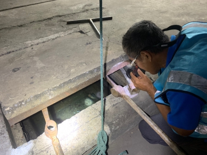 ไฟล์แนบ กปภ.สาขาสามพราน ลงพื้นที่สำรวจหาท่อแตก/รั่ว(ช่วงเวลากลางคืน) เพื่อลดน้ำสูญเสียและเพิ่มปริมาณน้ำจำหน่าย