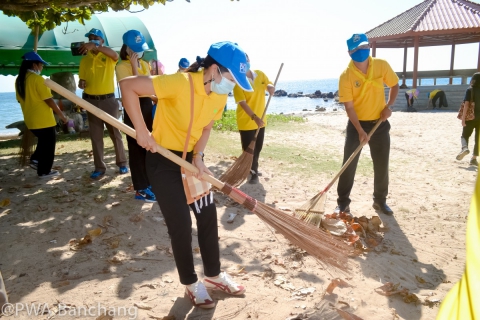 ไฟล์แนบ กปภ.บ้านฉาง ร่วมกิจกรรมจิตอาสาพัฒนา ปรับปรุงภูมิทัศน์ ชายหาดพลา