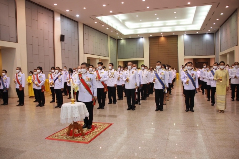 ไฟล์แนบ การประปาส่วนภูมิภาคสาขากระบี่ ร่วมพิธีจุดเทียนเพื่อสดุดีพระเกียรติคุณและน้อมรำลึกในพระมหากรุณาธิคุณ พระบาทสมเด็จพระบรมชนกาธิเบศร มหาภูมิพลอดุลยเดชมหาราช บรมนาถบพิตร เนื่องในวันคล้ายวันพระบรมราชสมภพ วันชาติ และวันพ่อแห่งชาติ 5 ธันวาคม 2563