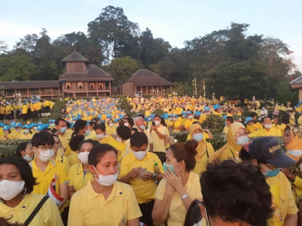 ไฟล์แนบ กปภ.สาขาระนอง ร่วมกิจกรรมเดินเฉลิมพระเกียรติเทิดไท้ราชวงศ์จักรี และจุดเทียนสดุดีพระเกียรติคุณ น้อมรำลึกในพระมหากรุณาธิคุณ พร้อมร่วมสนับสนุนน้ำดื่มบรรจุขวดตราสัญลักษณ์ กปภ.