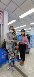 ไฟล์แนบ กปภ.สาขาภูเก็ต จัดกิจกรรมจ่ายปุ๊บ-รับปั๊บ แจกของที่ระลึกในช่วงเทศกาลคริสต์มาสและส่งท้ายปีเก่า