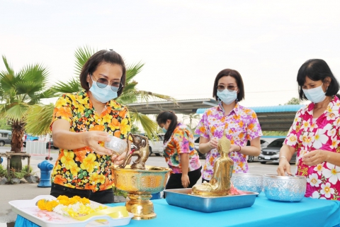 ไฟล์แนบ การประปาส่วนภูมิภาคสาขาปทุมธานี จัดกิจกรรม สงกรานต์วิถีใหม่ สไตล์ New Normal สืบสานวัฒนธรรมไทย อนุรักษ์สืบสานควบคู่เฝ้าระวังโควิด-19