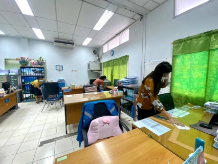ไฟล์แนบ การประปาส่วนภูมิภาคสาขากระบี่ จัดกิจกรรม Big Cleaning Day คุมเข้มมาตรการป้องกันสร้างความปลอดภัยผู้ใช้น้ำและเจ้าหน้าที่ผู้ปฏิบัติงาน เพื่อความสะดวกและสบายใจของผู้มาใช้บริการยัง กปภ.สาขา ในช่วงของการแพร่ระบาดเชื้อโคโรน่าไวรัส (Covic-19) 