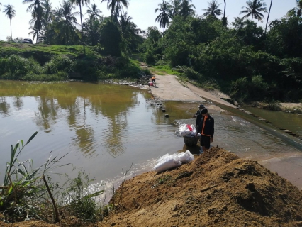 ไฟล์แนบ การประปาส่วนภูมิภาคสาขาบางสะพาน ร่วมกันร่วมแรงร่วมใจกันจัดทำฝายชะลอน้ำด้วยกระสอบทราย  สถานีผลิตจ่ายน้ำร่อนทอง