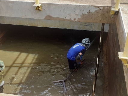 ไฟล์แนบ การประปาส่วนภูมิภาคสาขาบางสะพาน ร่วมกันทำความสะอาดล้างถังตกตะกอนขนาด 300 ลบ.ม./ชม. สถานีผลิตจ่ายน้ำช้างแรก  ตามโครงการจัดการน้ำสะอาด (WSP)  ประจำเดือน  เมษายน 2564