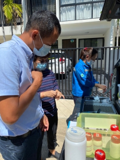 ไฟล์แนบ กปภ.สาขาภูเก็ต เก็บตัวอย่างน้ำประปาอย่างสม่ำเสมอเพื่อตรวจสอบคุณภาพน้ำให้ได้ตามมาตรของ กปภ.