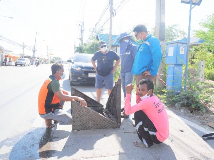 ไฟล์แนบ ผู้จัดการ กปภ.สาขาสมุทรสาคร ลงพื้นที่เร่งรัดการแก้ไขปัญหาน้ำไหลอ่อน ในพื้นที่ ต.ท่าฉลอม