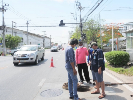 ไฟล์แนบ ผู้จัดการ กปภ.สาขาสมุทรสาคร ลงพื้นที่เร่งรัดการแก้ไขปัญหาน้ำไหลอ่อน ในพื้นที่ ต.ท่าฉลอม