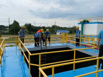 ไฟล์แนบ การประปาส่วนภูมิภาค(กปภ.)สาขาอรัญประเทศนำโดยนายสกล ถุงทรัพย์ ผจก.กปภ.สาขาอรัญประเทศ มอบหมายให้หัวหน้างานและพนักงานในสังกัดงานผลิต ร่วมกันล้างถังตกตะกอน ประจำเดือน พฤษภาคม 2564