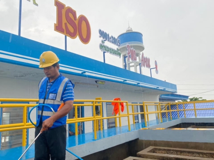 ไฟล์แนบ การประปาส่วนภูมิภาค(กปภ.)สาขาอรัญประเทศนำโดยนายสกล ถุงทรัพย์ ผจก.กปภ.สาขาอรัญประเทศ มอบหมายให้หัวหน้างานและพนักงานในสังกัดงานผลิต ร่วมกันล้างถังตกตะกอน ประจำเดือน พฤษภาคม 2564