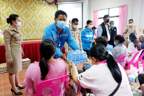 ไฟล์แนบ การประปาส่วนภูมิภาค(กปภ.)สาขาอรัญประเทศ นำโดย นายสกล ถุงทรัพย์ ผู้จัดการการประปาส่วนภูมิภาคสาขาอรัญประเทศ มอบให้พนักงานในสังกัดร่วมกับสมาชิกสภาผู้แทนราษฎร์จังหวัดสระแก้วและเทศบาลตำบลบ้านด่าน