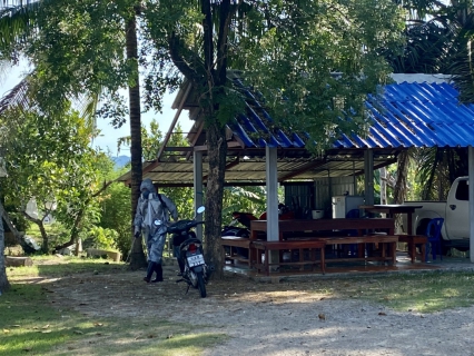 ไฟล์แนบ การประปาส่วนภูมิภาคสาขากระบี่ ดำเนินการฉีดพ่นน้ำยาฆ่าเชื้อ คุมเข้มมาตรการป้องกัน เน้นสร้างความปลอดภัยผู้มารับบริการและเจ้าหน้าที่ผู้ปฏิบัติงาน ในช่วงของการแพร่ระบาดเชื้อโคโรน่าไวรัส (Covic-19) 