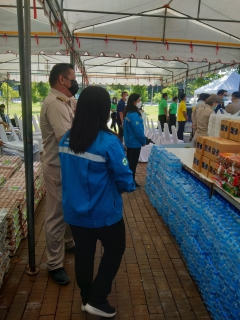 ไฟล์แนบ กปภ.สาขากาญจนบุรี มอบน้ำดื่มตราสัญลักษณ์ กปภ. กิจกรรมวันรวมน้ำใจจังหวัดกาญจนบุรีร่วมกับชมรมแม่บ้านมหาดไทยจังหวัดกาญจนบุรีช่วยเหลือผู้ประสบจากภัยโควิด-19 