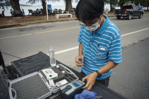 ไฟล์แนบ กปภ.สาขาภูเก็ต ลงพื้นที่ตรวจสอบคุณภาพน้ำปลายท่อ บริเวณพื้นที่ กะหลิม กะรน ราไวย์ และหาดสุรินทร์
