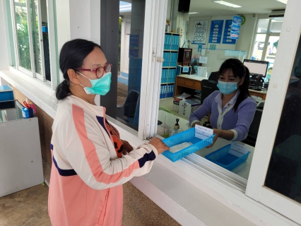 ไฟล์แนบ การประปาส่วนภูมิภาคสาขากำแพงเพชร เปลี่ยนช่องทางการชำระค่าน้ำจากภายในอาคารสำนักงาน เป็นชำระผ่านทางหน้าต่างแทน เพื่อลดความแออัดและป้องกันการแพร่ระบาดของโควิด 2019 