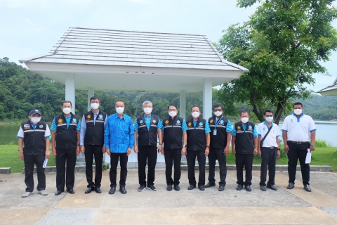 ไฟล์แนบ นายสมบูรณ์ สุนันทพงศ์ศักดิ์ ผู้ว่าการการประปาส่วนภูมิภาค (กปภ.) พร้อมด้วย นายสุรชัย เชื้อแพ่ง รองผู้ว่าการ (ปฏิบัติการ 5 ) นายประทีป กุศลวัฒนะ ผู้อำนวยการการประปาส่วนภูมิภาคเขต 4 และคณะ ลงพื้นที่ กปภ.สาขาภูเก็ต เพื่อตรวจเยี่ยมและติดตามสถานการณ์น้ำ การบริหารจัดการน้ำ เพื่อเตรียมความพร้อมเปิดรับนักท่องเที่ยวตามมาตรการ   Phuket Sandbox        