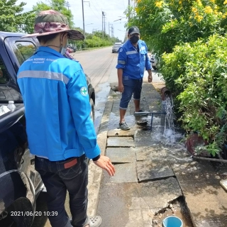 ไฟล์แนบ กปภ.สาขาธัญบุรี ดำเนินการตรวจสอบระบบภายในเพื่อแก้ไขปัญหาน้ำประปาไม่ไหล ให้กับโรงพยาบาลสนามมหาวิทยาลัยเทคโนโลยีราชมงคลธัญบุรี จ.ปทุมธานี เพื่อเป็นการสนับสนุนความพร้อมของการดำเนินงานภายในโรงพยาบาลสนาม ในช่วงสถานการณ์การแพร่ระบาดของโรคติดเชื้อไวรัสโคโรนา 2019 (COVID-19)