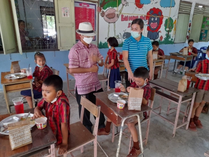 ไฟล์แนบ การประปาส่วนภูมิภาคสาขาเลาขวัญ ร่วมสนับสนุนอาหารกลางวันและเครื่องดนตรี ให้กับ โรงเรียนบ้านหนองผือ อ.เลาขวัญ จ.กาญจนบุรี
