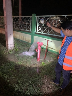 ไฟล์แนบ กปภ.สาขากำแพงเพชร ลงพื้นที่ระบายตะกอนในเส้นท่อจ่ายน้ำประปา 