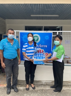 ไฟล์แนบ การประปาส่วนภูมิภาคสาขาอ่าวลึก การประปาส่วนภูมิภาคสาขาอ่าวลึก ให้การสนับสนุนน้ำดื่มตราสัญลักษณ์กปภ. ให้กับเจ้าหน้าที่และประชาชน ในพื้นที่จุดบริการฉีดวัคซีนป้องกันโรคติดเชื้อไวรัสโคโรนา 2019 (COVID-19)