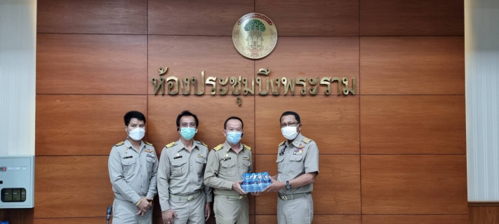 ไฟล์แนบ การประปาส่วนภูมิภาคสาขาพระนครศรีอยุธยา(พ) มอบน้ำดื่มบรรจุขวดตราสัญลักษณ์ กปภ. ให้แก่ศูนย์ปฏิบัติการควบคุมโรคอยุธยา