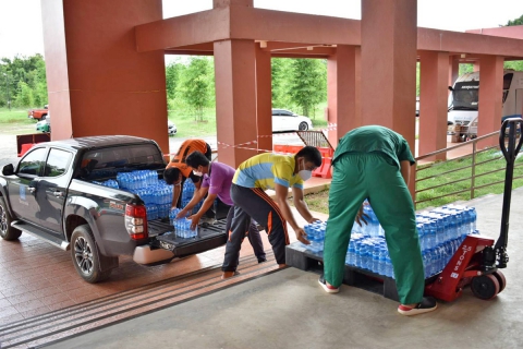 ไฟล์แนบ กปภ.สาขาอุบลราชธานี มอบน้ำดื่มบรรจุขวดเพื่อใช้ในโรงพยาบาลสนาม ศูนย์การเรียนรู้บ้านยางน้อย มหาวิทยาลัยราชภัฏอุบลราชธานี