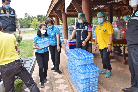 ไฟล์แนบ กปภ.สาขาอุบลราชธานี มอบน้ำดื่มบรรจุขวดเพื่อใช้ในโรงพยาบาลสนามแจระแม  ศูนย์พักคอยเพิ่มทองอินทร์บริรักษ์ และที่ว่าการอำเภอเมืองอุบลราชธานี