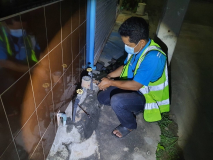 ไฟล์แนบ กปภ.สาขากำแพงเพชร ผนึกกำลังส่งทีมงานบริการฯสำรวจท่อแตกรั่ว ขณะที่งานผลิตเร่งระบายตะกอน สร้างความเชื่อมั่นด้านบริการ