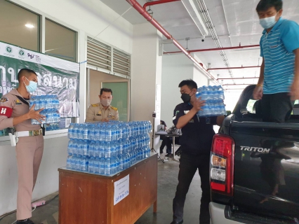 ไฟล์แนบ กปภ.สาขาภูเก็ต มอบน้ำดื่มบรรจุขวด ตราสัญลักษณ์ กปภ. มอบให้ โรงพยาบาลสนามมหาวิทยาลัยสงขลานครินทร์ วิทยาเขตภูเก็ต  